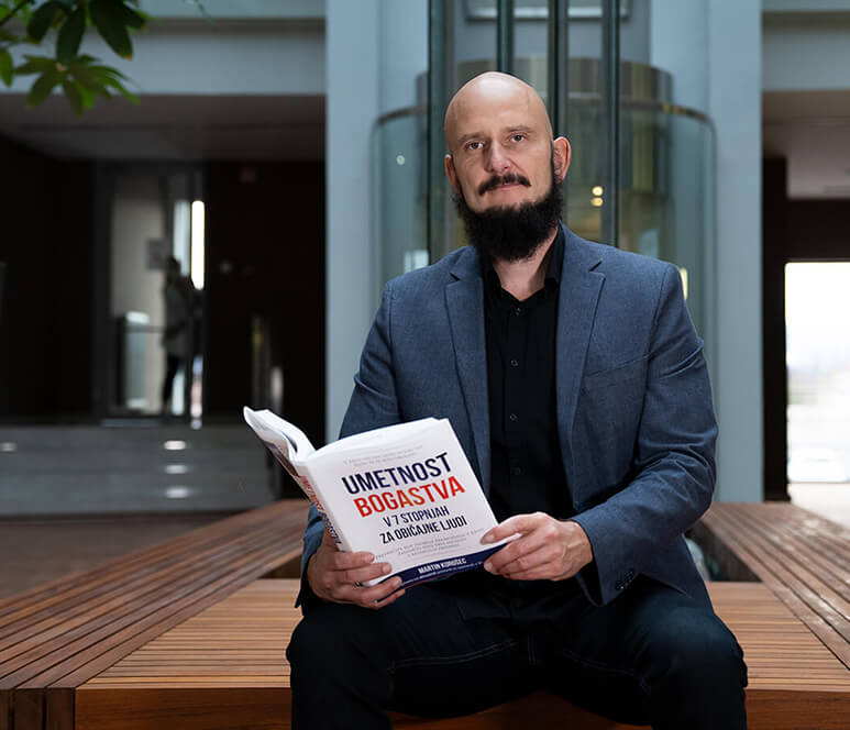 Kako_ravnati_z_denarjem_primeri_umetnost_bogastva_martin_korosec